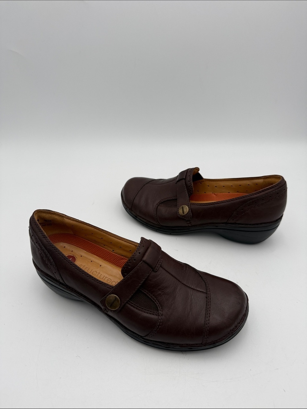 Clarks Brown Leather Slip-On Loafers with Tan Interior women 8M casual office